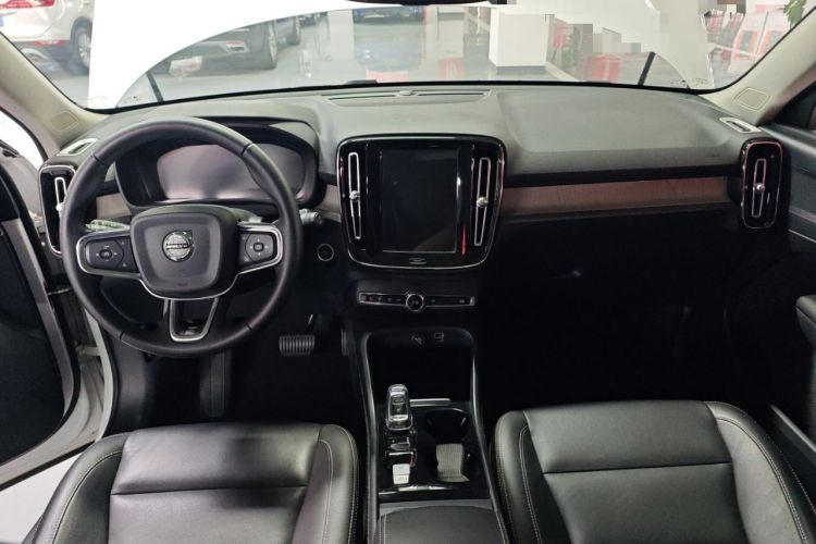 Used Volvo XC40 2020 T4 Four-Wheel Drive Smart Luxury Edition Center Console