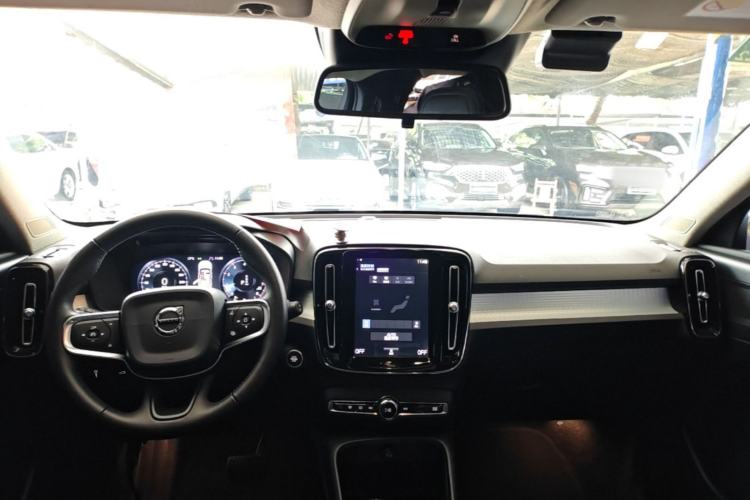 Used Volvo XC40 2020 T3 Smart & Stylish Edition Center Console