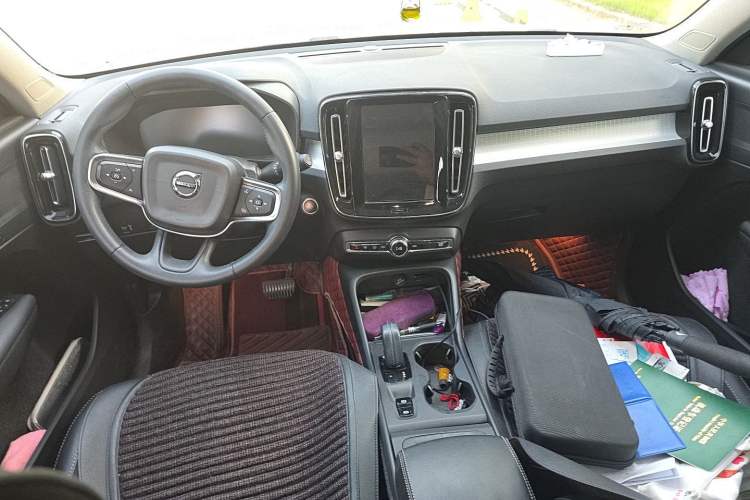 Used Volvo XC40 2020 T3 Smart & Stylish Edition Center Console