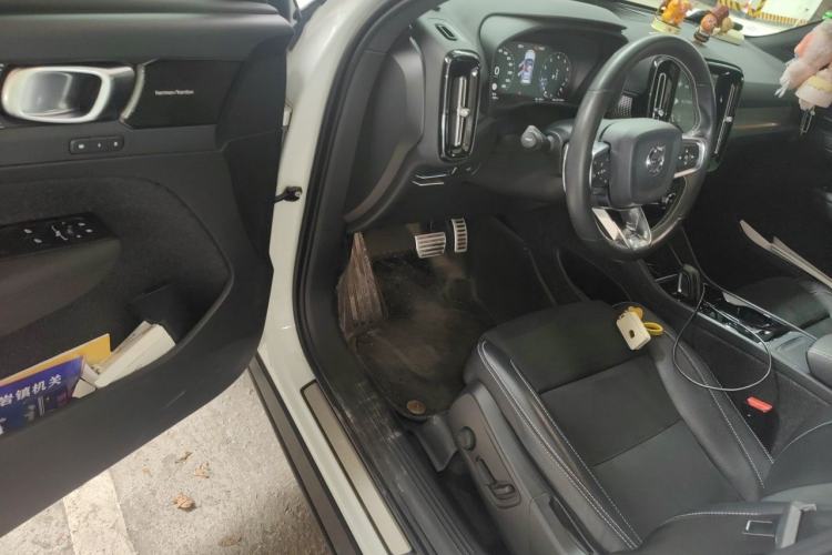 Used Volvo XC40 2020 T4 4x4 Smart Luxury Sport Edition Driver Seat