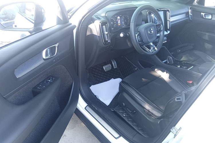 Used Volvo XC40 2020 T4 Four-Wheel Drive Smart & Sporty Edition Driver Seat