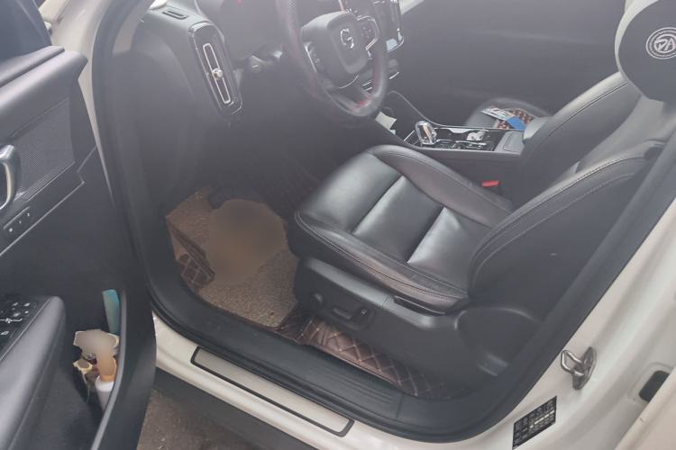 Used Volvo XC40 2020 T4 Four-Wheel Drive Smart & Sporty Edition Driver Seat