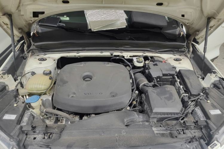 Used Volvo XC40 2020 T4 4x4 Smart Luxury Sport Edition Engine Bay
