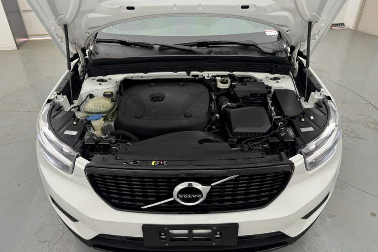 Used Volvo XC40 2020 T4 Four-Wheel Drive Smart & Sporty Edition Engine Bay
