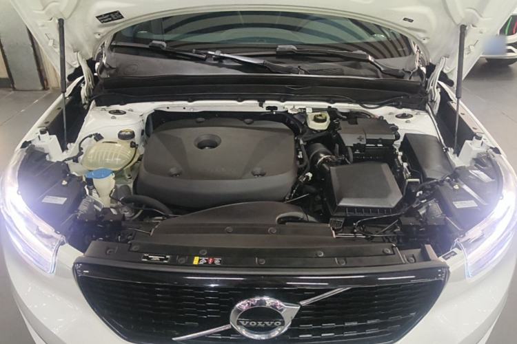 Used Volvo XC40 2020 T4 Four-Wheel Drive Smart & Sporty Edition Engine Bay