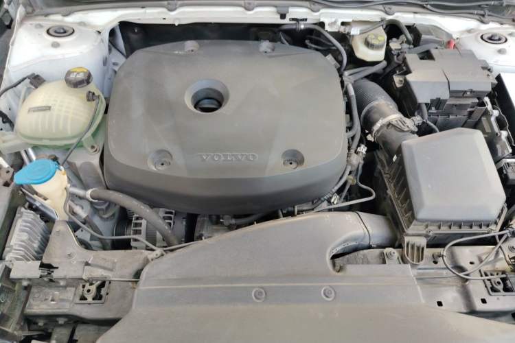 Used Volvo XC40 2020 T4 Four-Wheel Drive Smart Luxury Edition Engine Bay