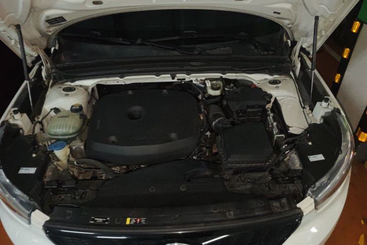 Used Volvo XC40 2020 T4 Four-Wheel Drive Smart & Sporty Edition Engine Bay