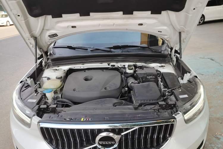 Used Volvo XC40 2020 T4 Four-Wheel Drive Smart Luxury Edition Engine Bay