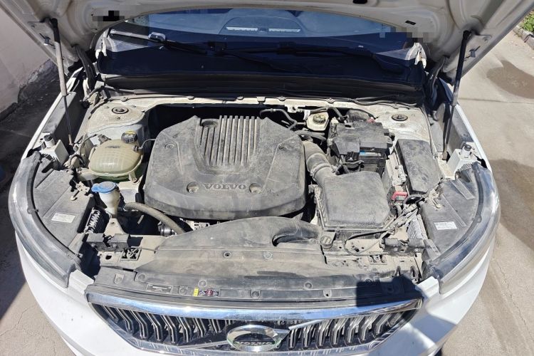 Used Volvo XC40 2020 T3 Smart & Stylish Edition Engine Bay