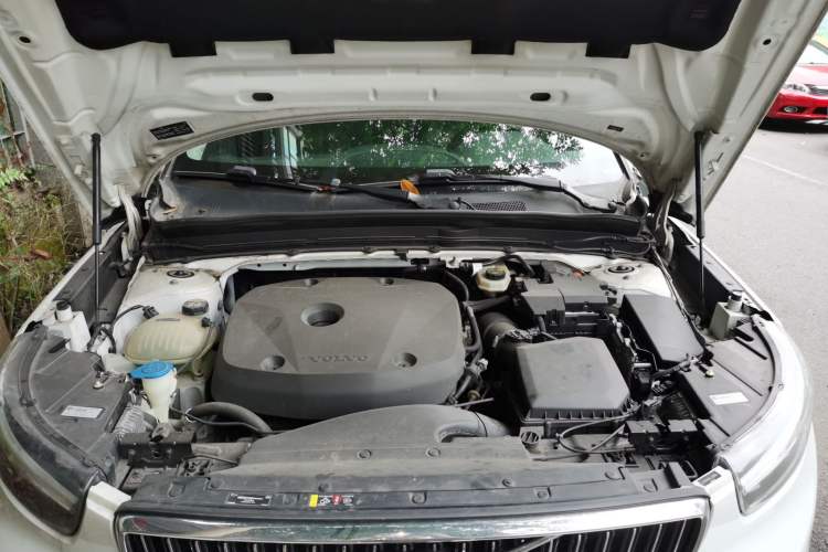 Used Volvo XC40 2020 T4 Four-Wheel Drive Smart Luxury Edition Engine Bay