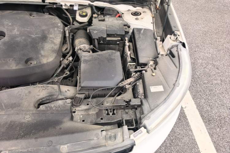 Used Volvo XC40 2020 T4 4x4 Smart Luxury Sport Edition Engine Bay Left