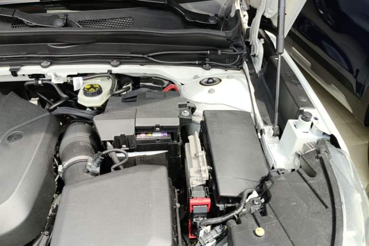 Used Volvo XC40 2020 T3 Smart & Stylish Edition Engine Bay Left