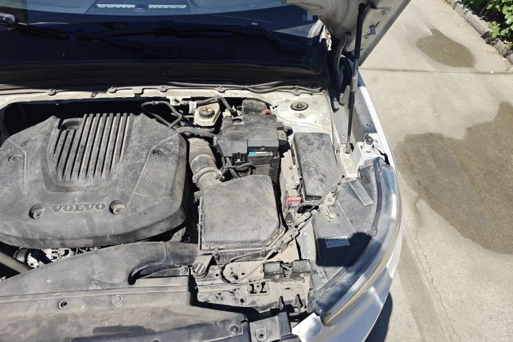 Used Volvo XC40 2020 T3 Smart & Stylish Edition Engine Bay Left