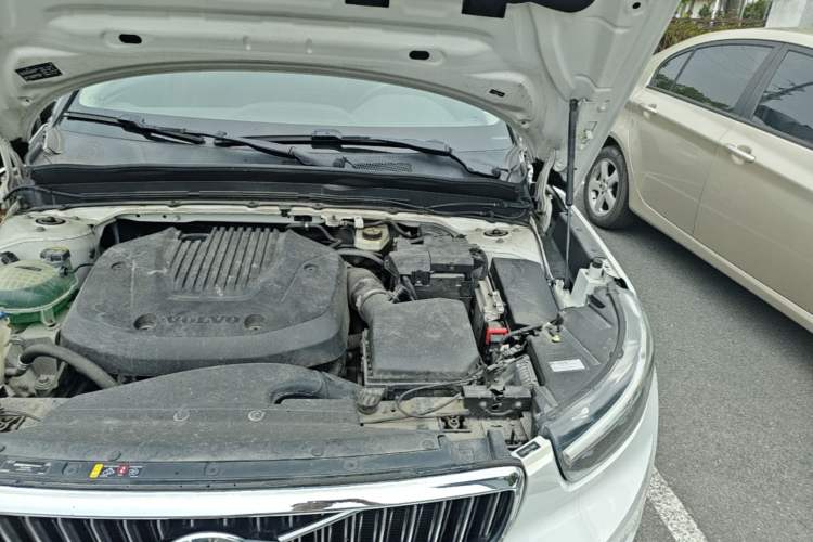 Used Volvo XC40 2020 T3 Smart & Stylish Edition Engine Bay Left