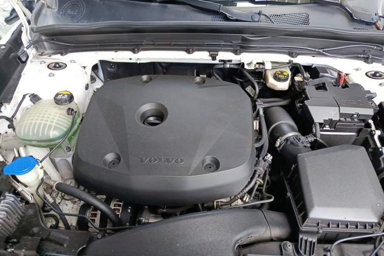 Used Volvo XC40 2020 T5 4x4 Zhiya Sport Edition Engine Bay