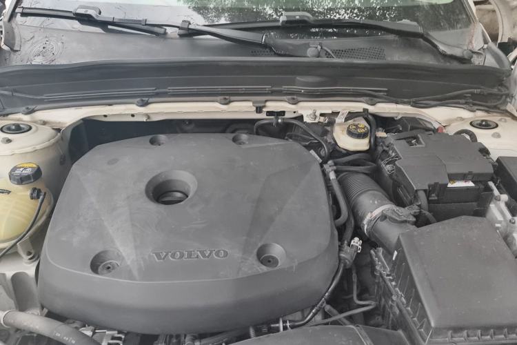 Used Volvo XC40 2020 T4 Four-Wheel Drive Smart & Sporty Edition Engine Bay