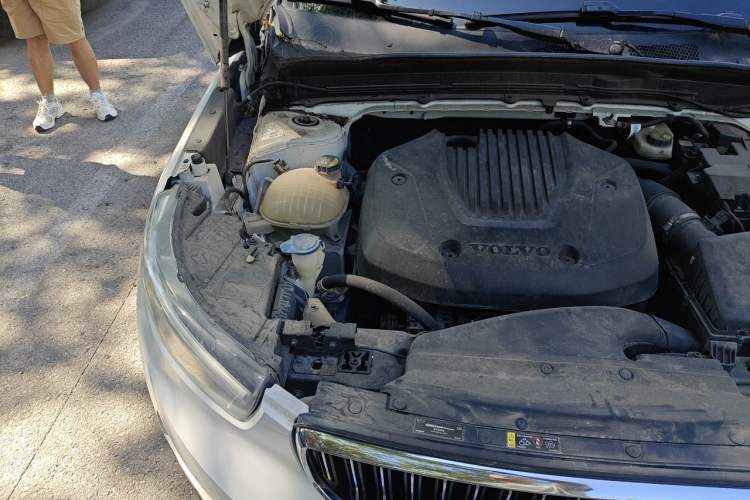 Used Volvo XC40 2020 T3 Smart & Stylish Edition Engine Bay Right