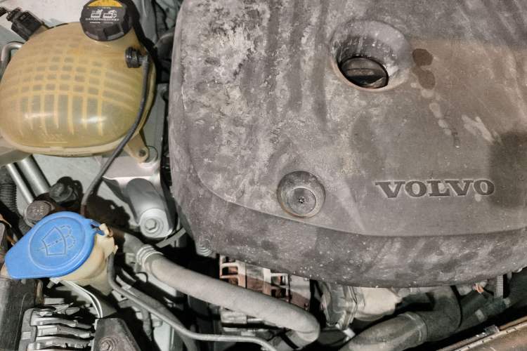 Used Volvo XC40 2020 T4 Four-Wheel Drive Smart Luxury Edition Engine Bay Right