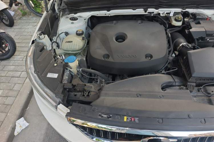 Used Volvo XC40 2020 T4 Four-Wheel Drive Smart Luxury Edition Engine Bay Right