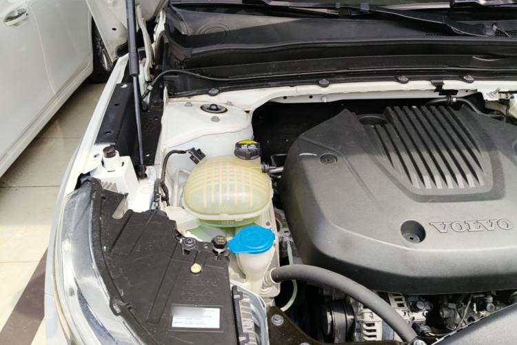 Used Volvo XC40 2020 T3 Smart & Stylish Edition Engine Bay Right