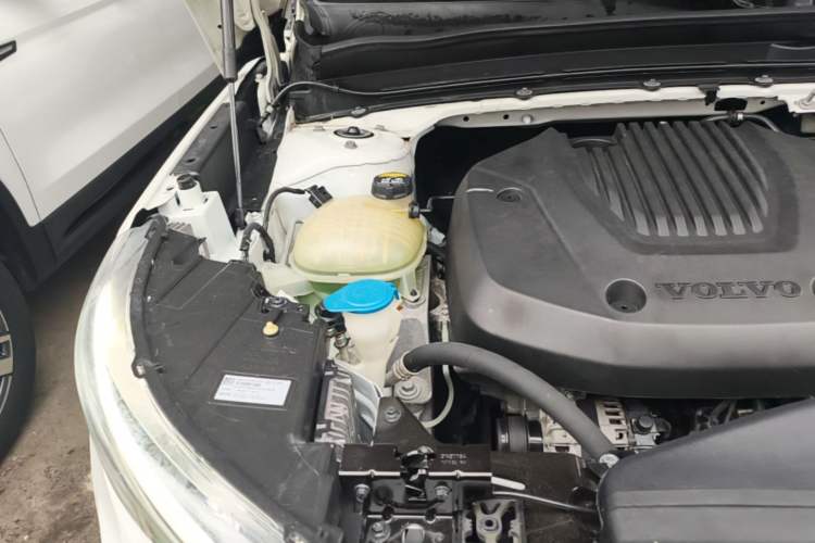 Used Volvo XC40 2020 T3 Smart & Stylish Edition Engine Bay Right