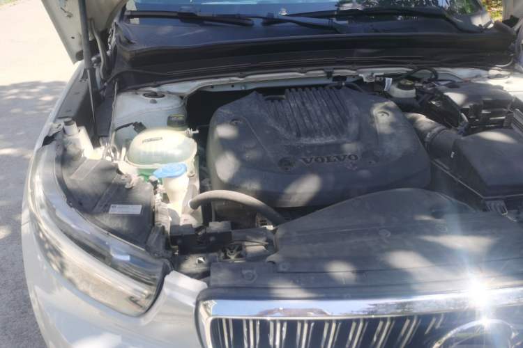 Used Volvo XC40 2020 T3 Smart & Stylish Edition Engine Bay Right