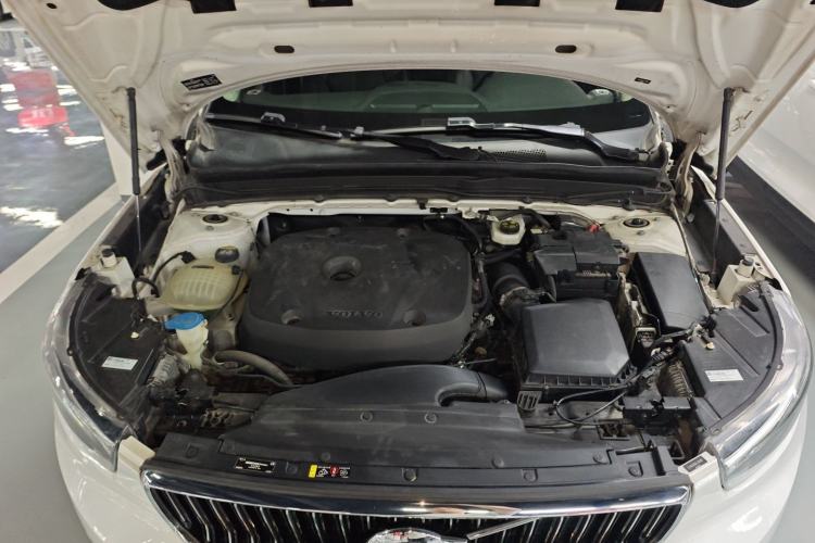Used Volvo XC40 2020 T4 Four-Wheel Drive Smart Luxury Edition Engine Bay