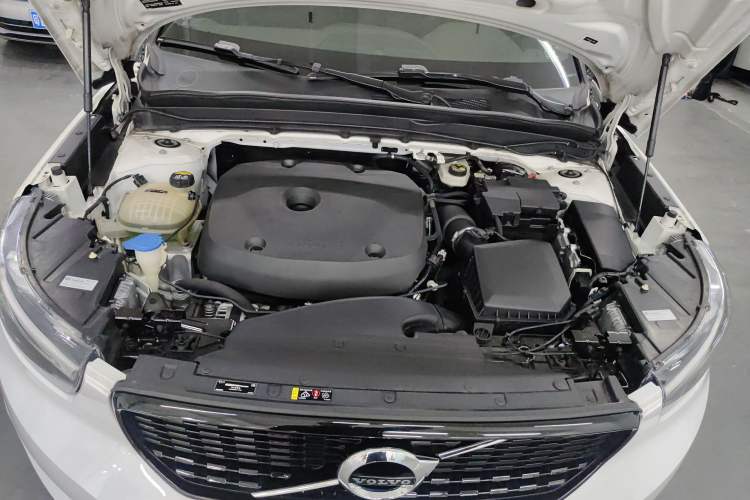 Used Volvo XC40 2020 T4 Four-Wheel Drive Smart & Sporty Edition Engine Bay