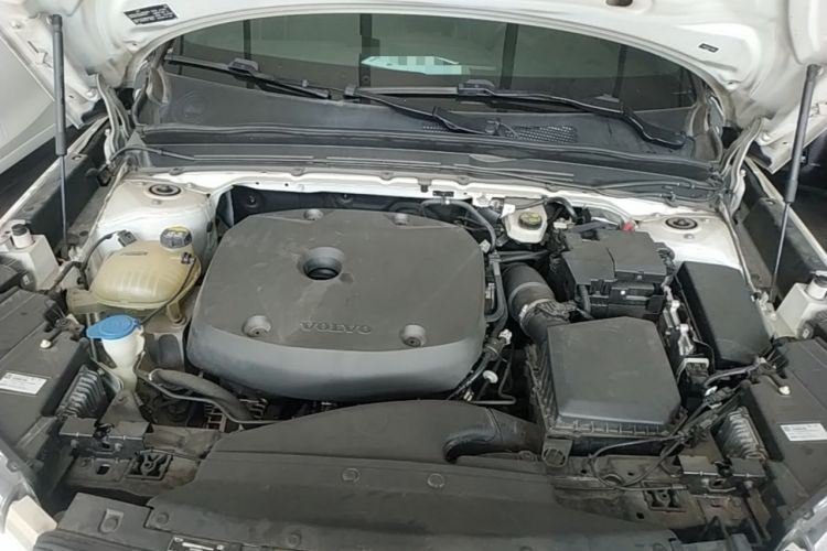 Used Volvo XC40 2020 T4 Four-Wheel Drive Smart & Sporty Edition Engine Bay
