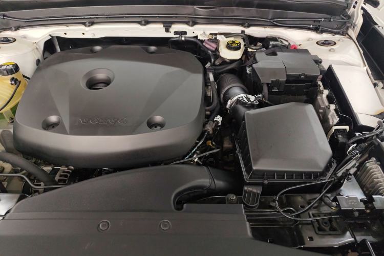 Used Volvo XC40 2020 T4 Four-Wheel Drive Smart & Sporty Edition Engine Bay