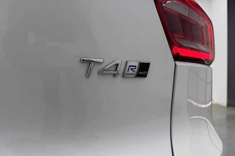 Used Volvo XC40 2020 T4 Four-Wheel Drive Smart & Sporty Edition Exterior 12