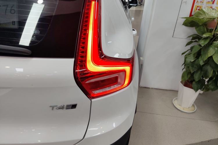Used Volvo XC40 2020 T4 Four-Wheel Drive Smart Luxury Edition Exterior 3