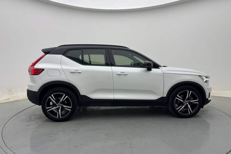 Used Volvo XC40 2020 T4 Four-Wheel Drive Smart & Sporty Edition Exterior 3