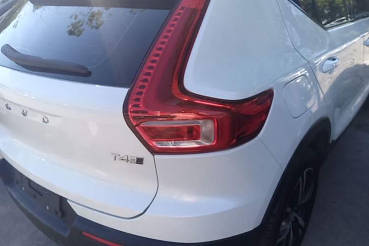 Used Volvo XC40 2020 T4 Four-Wheel Drive Smart & Sporty Edition Exterior 3