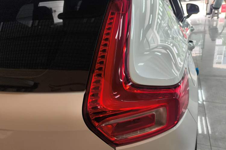 Used Volvo XC40 2020 T4 Four-Wheel Drive Smart & Sporty Edition Exterior 3