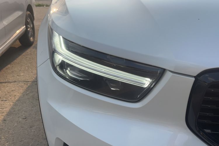 Used Volvo XC40 2020 T4 Four-Wheel Drive Smart & Sporty Edition Exterior 3