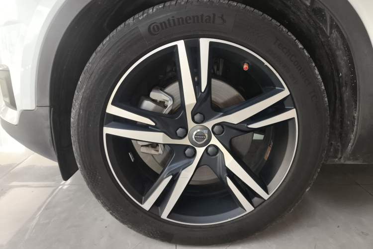 Used Volvo XC40 2020 T4 Four-Wheel Drive Smart & Sporty Edition Exterior 4