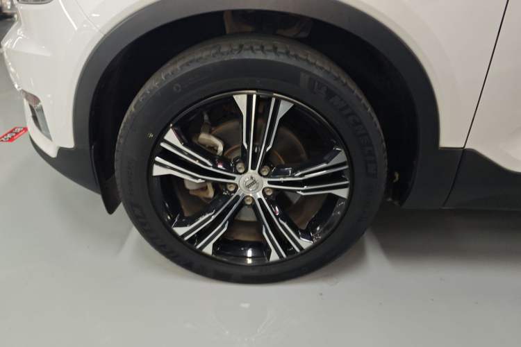 Used Volvo XC40 2020 T4 Four-Wheel Drive Smart Luxury Edition Exterior 4