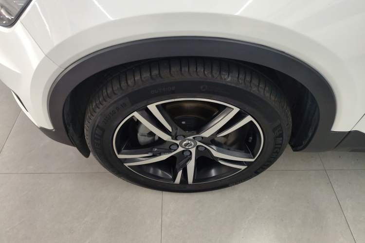 Used Volvo XC40 2020 T4 Four-Wheel Drive Smart & Sporty Edition Exterior 4