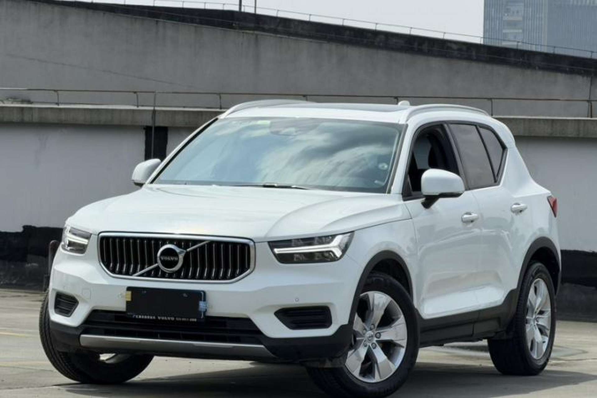 Used Volvo XC40 2020 T3 Smart & Stylish Edition Front Left 45 Deg