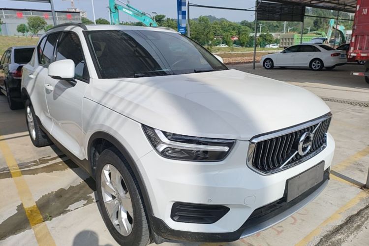 Used Volvo XC40 2020 T3 Smart & Stylish Edition Front Right 45 Deg