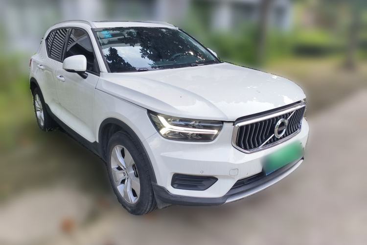 Used Volvo XC40 2020 T3 Smart & Stylish Edition Front Right 45 Deg