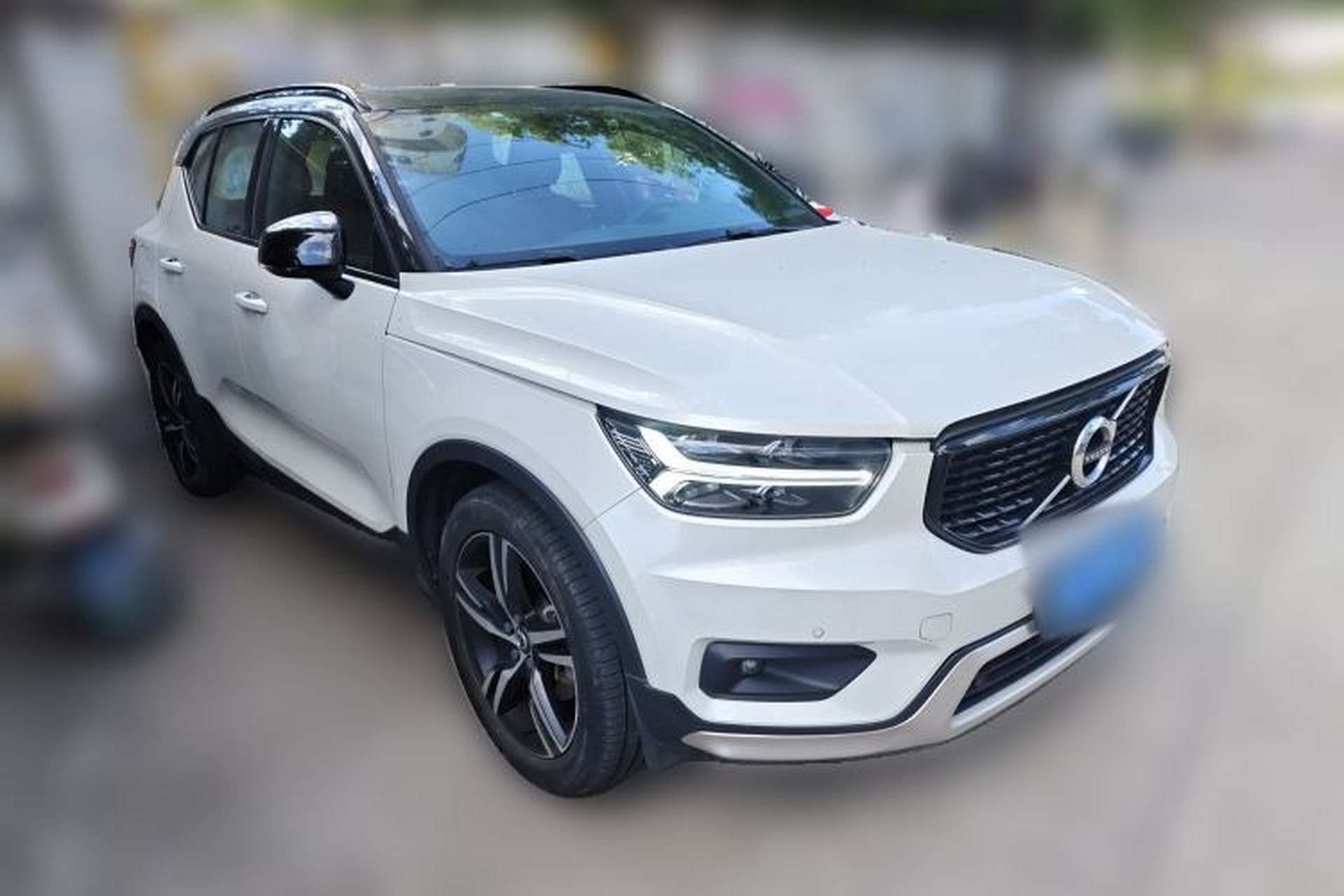 Used Volvo XC40 2020 T4 Four-Wheel Drive Smart & Sporty Edition Front Right 45 Deg