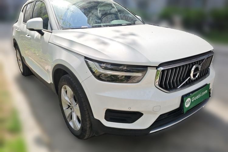 Used Volvo XC40 2020 T3 Smart & Stylish Edition Front Right 45 Deg