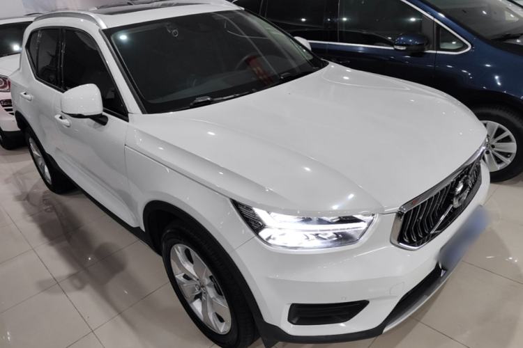 Used Volvo XC40 2020 T3 Smart & Stylish Edition Front Right 45 Deg