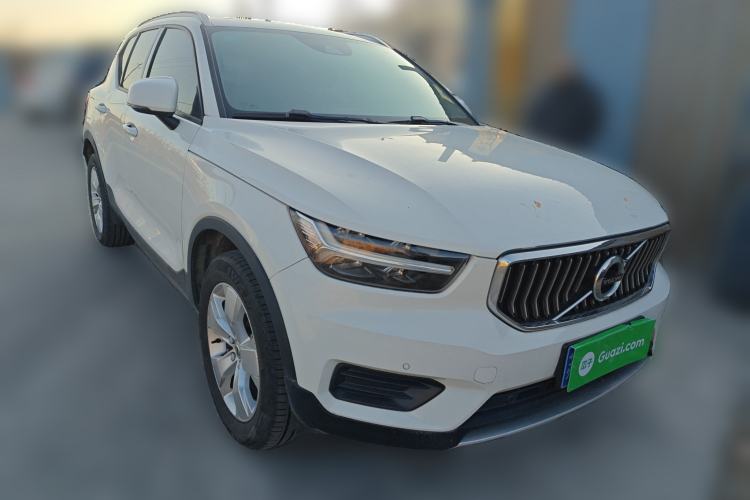 Used Volvo XC40 2020 T3 Smart & Stylish Edition Front Right 45 Deg