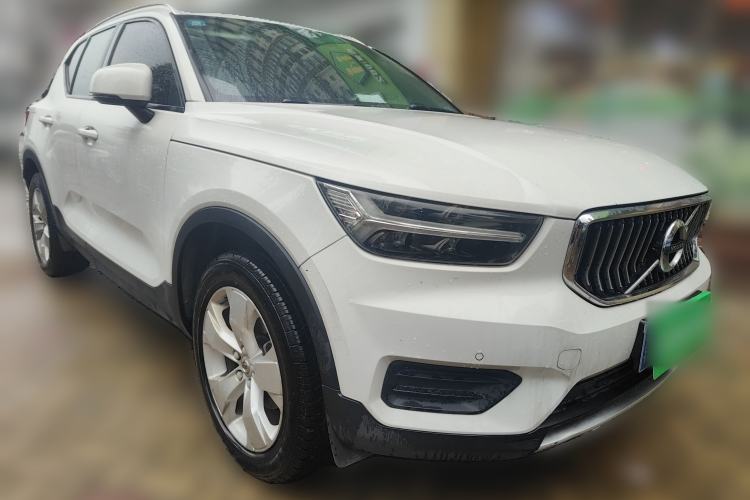 Used Volvo XC40 2020 T3 Smart & Stylish Edition Front Right 45 Deg