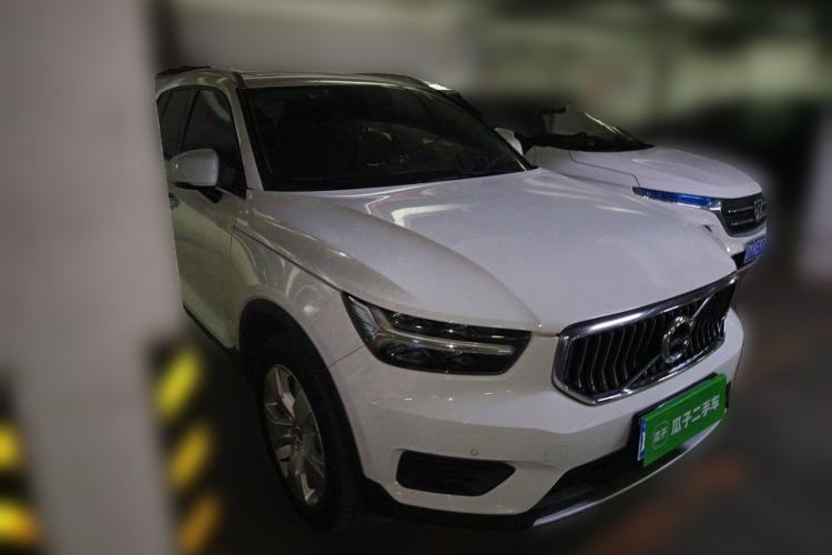 Used Volvo XC40 2020 T3 Smart & Stylish Edition Front Right 45 Deg