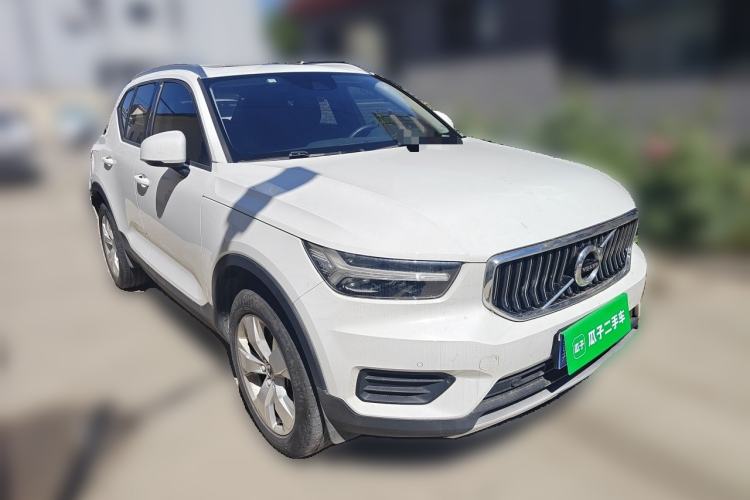 Used Volvo XC40 2020 T3 Smart & Stylish Edition Front Right 45 Deg
