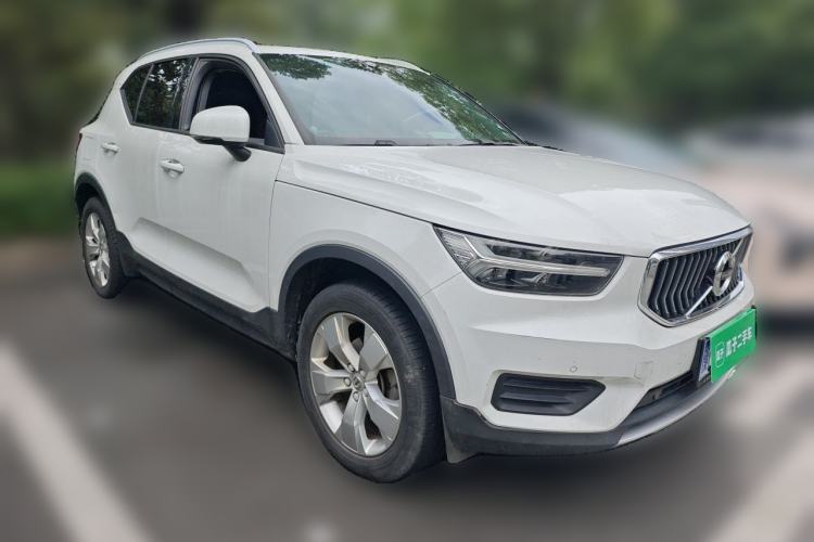 Used Volvo XC40 2020 T3 Smart & Stylish Edition Front Right 45 Deg